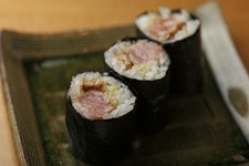 Seared toro fish for rolls