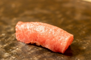 The "Omakase Nigiri Course" is a combination of the best of the season and the best of the seaweed.