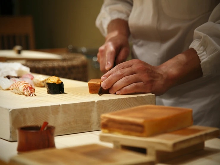 グルマンが足繁く通う鮨の名店 西麻布 鮨 真 | delicious-sushi